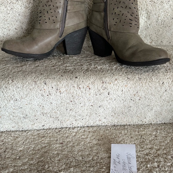 Laura Scott Boots - Picture 4 of 6